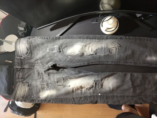 Vaqueros rotos Supply & Demand