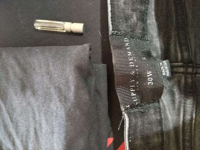 Vaqueros rotos Supply & Demand