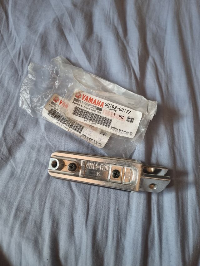 Estriberas Yamaha FZ6N - Reposapiés