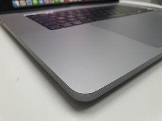 Macbook Pro 16" 2019 Intel Core i7 16gb RAM
