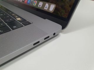 Macbook Pro 16" 2019 Intel Core i7 16gb RAM