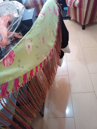 T.38-40 traje flamenca fucsia pistacho, mantoncill