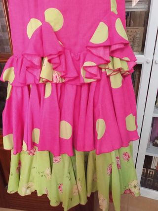 T.38-40 traje flamenca fucsia pistacho, mantoncill