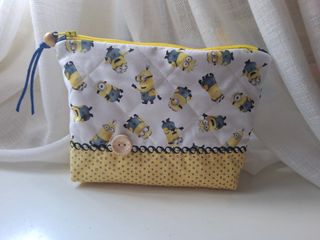 Neceser patchwork con minions infantil