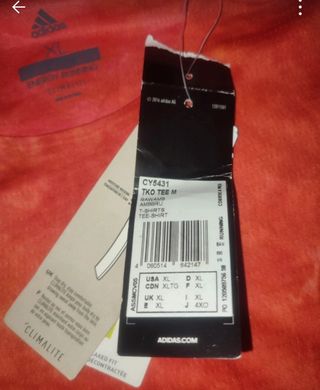 Camiseta Adidas talla XL con etiqueta 