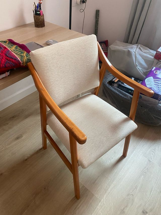 Silla madera y tela beige