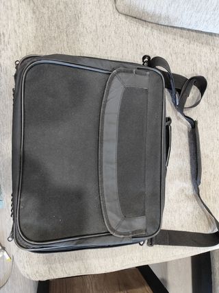 Maletín portátil negro
