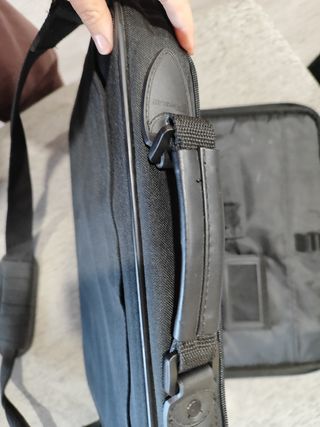 Maletín portátil negro