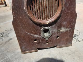 Vendo  radio antiguo a restaurar. 