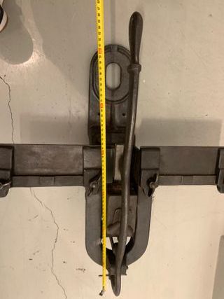 Antigua prensa de carretero