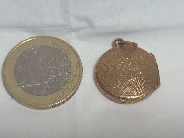 pequeño colgante portafoto antiguo