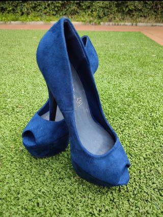 Zapato tacón azul de antelina 