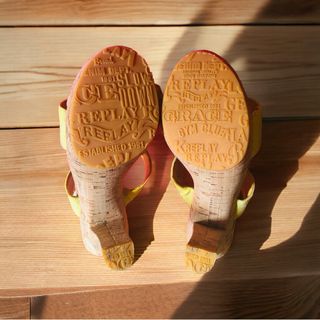 Replay- Nuevas- Sandalias tacón en amarillo
