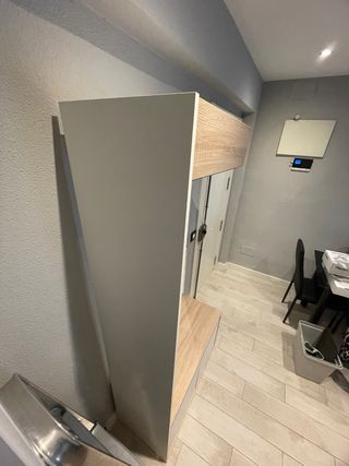 Mueble recibidor con espejo