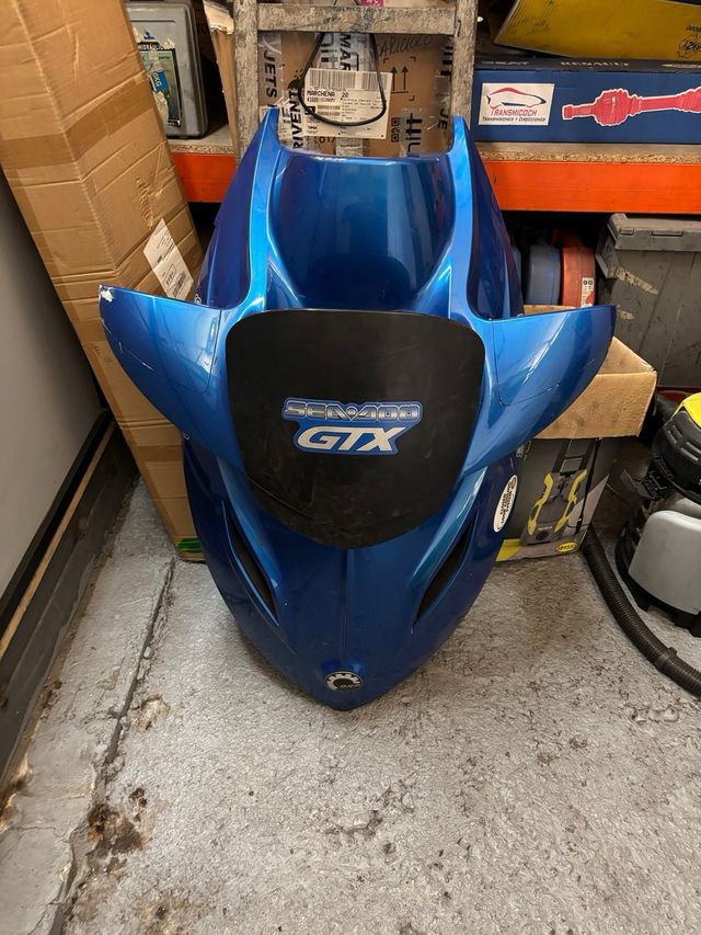 Acientos y frontal de moto GTX