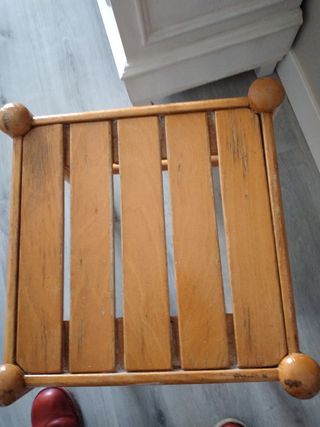 Taburete madera marrón