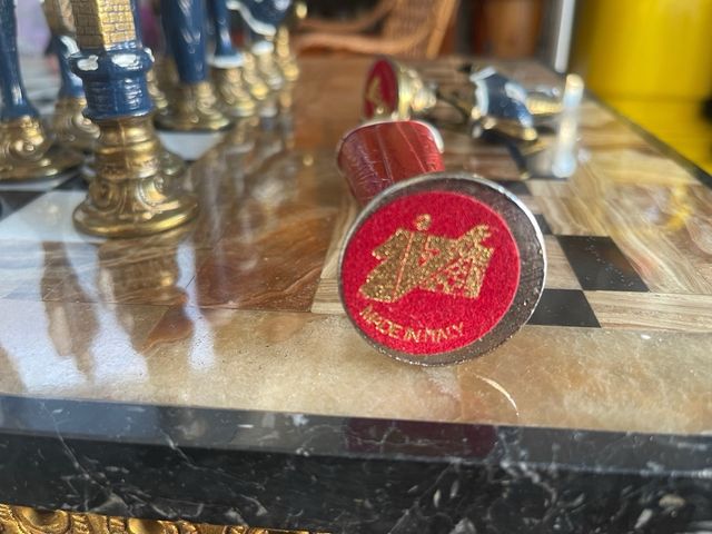 MESA DE AJEDREZ CON BAÑO EN ORO