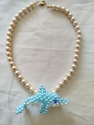 Collar con Delfín de Perlas