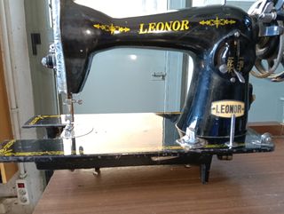 Maquina coser antigua