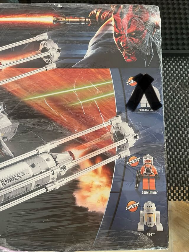 Lego Star Wars 9495 Gold Leader’s Y wing Starfighter