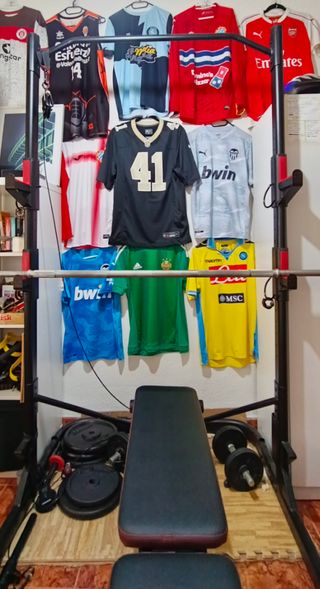Gimnasio casa - Rack, banco y pesas 
