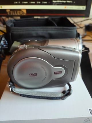 Camara Canon DC40