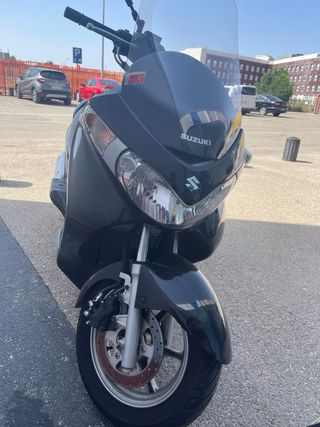 Suzuki Burgma  200cc. 19000Km A2
