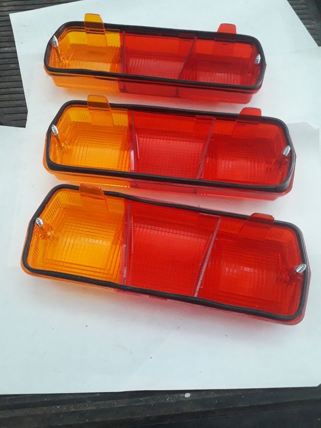 Plásticos traseros Hella de Mercedes