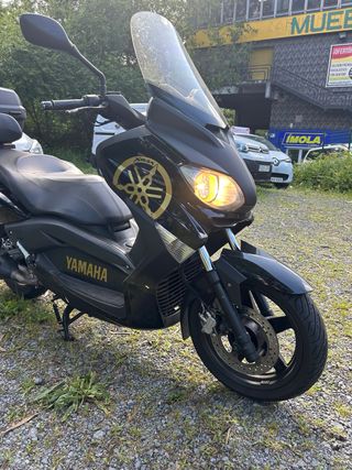 Yamaha XMAX 250cc - Scooter