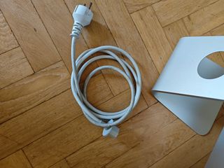 iMac 21,5" (finales 2011) + teclado, sin ratón 