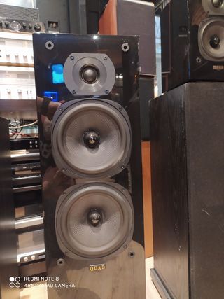 Altavoces QUAD columna negros