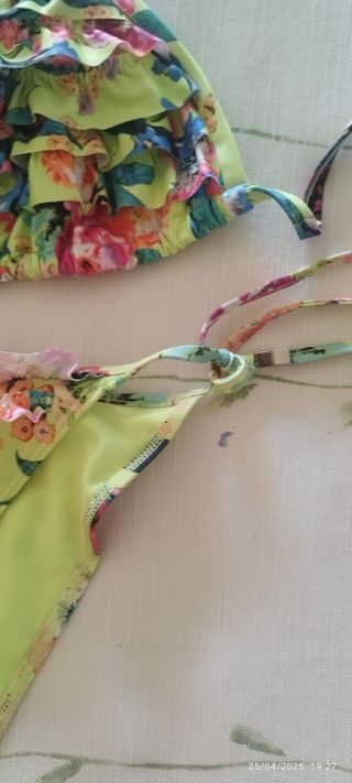 Bikini Flores - Bañador Verde fluor