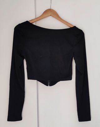 Top negro asimétrico