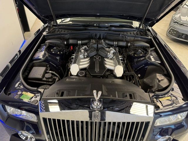Rolls-Royce Phantom V12 LARGO