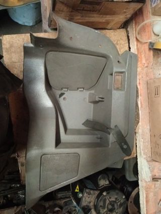 Plásticos traseiros Esq e dir Corsa B 5 portas