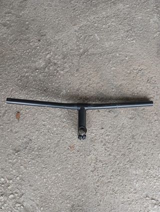 Manillar y potencia de bicicleta 
