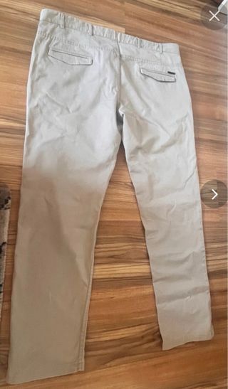 Pantalones chinos. Talla 48.