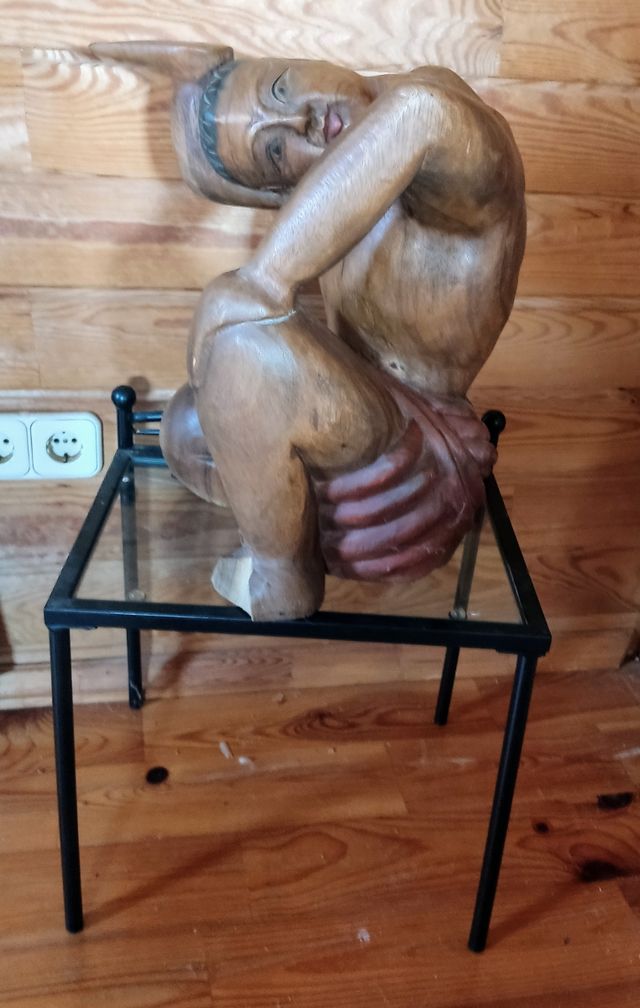 Figuras madera tallada