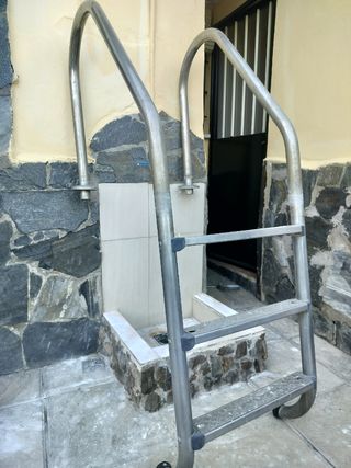 Escalera piscina acero inoxidable