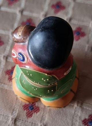 FIGURAS EN PORCELANA  ANTIGUA DE UN BUDA