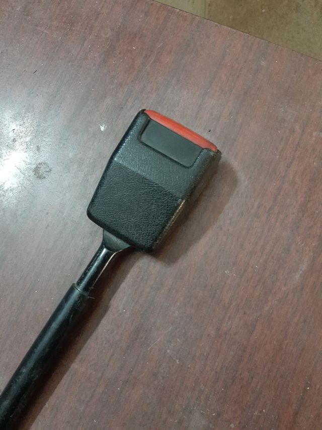 Enganche cinturón seguridad