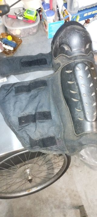 Protecciones Enduro Brand X y Six One