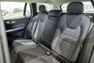 Volvo V60   2.0 B4 D AWD Cross Country Core Auto 