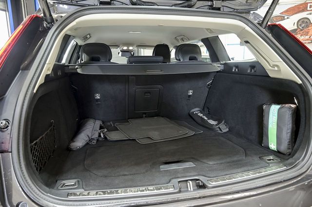 Volvo V60   2.0 B4 D AWD Cross Country Core Auto 