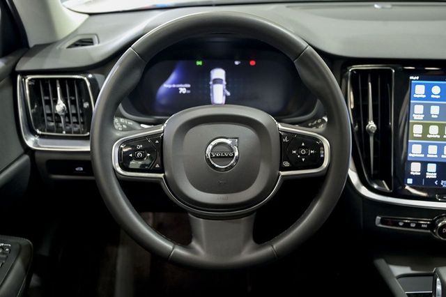 Volvo V60   2.0 B4 D AWD Cross Country Core Auto 