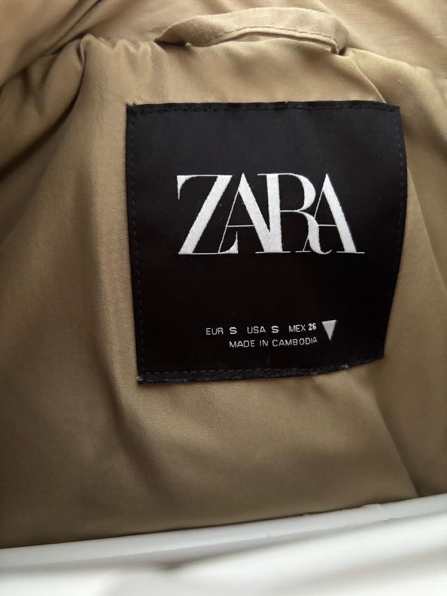 Chaqueta Zara plumas muejer verde oliva