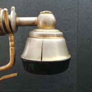 Teléfono de ónix y oro 18k