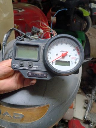 Cuadro instrumentos Yamaha R6
