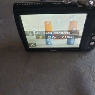 Nikon Coolpix S230 10.0MP Digital Camera.