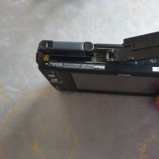 Nikon Coolpix S230 10.0MP Digital Camera.